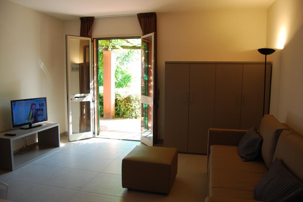 Residenze Al Colle Dei Pini Aparthotel Riccione Cameră foto