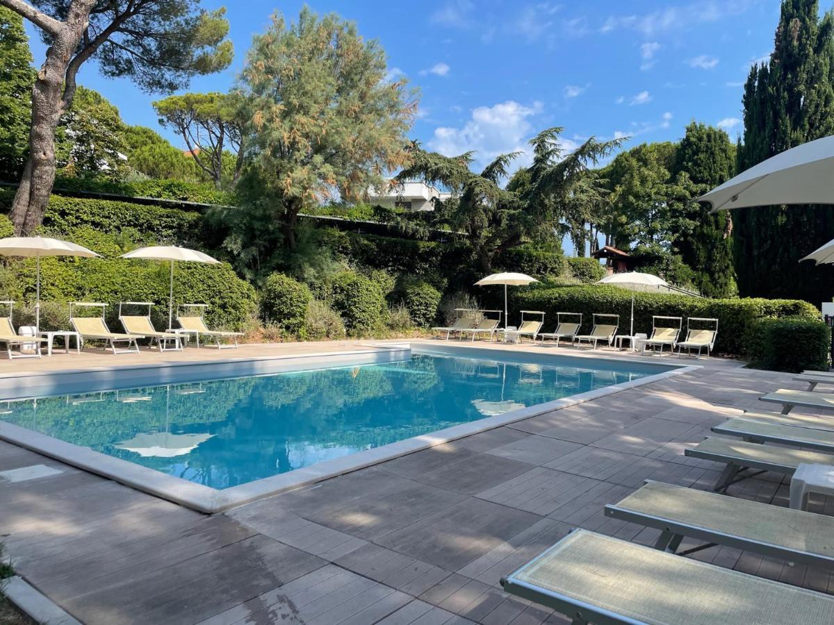 Residenze Al Colle Dei Pini Aparthotel Riccione Exterior foto