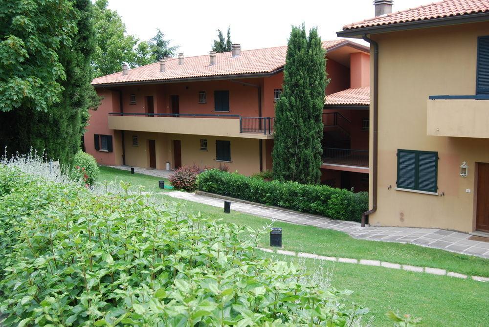 Residenze Al Colle Dei Pini Aparthotel Riccione Exterior foto