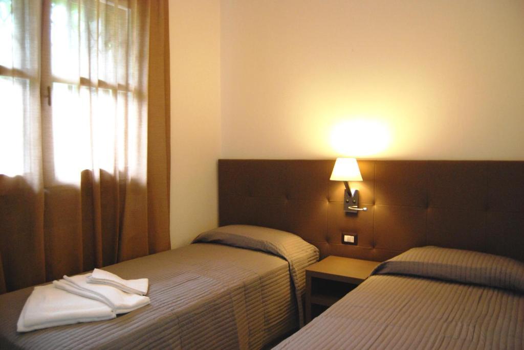 Residenze Al Colle Dei Pini Aparthotel Riccione Cameră foto