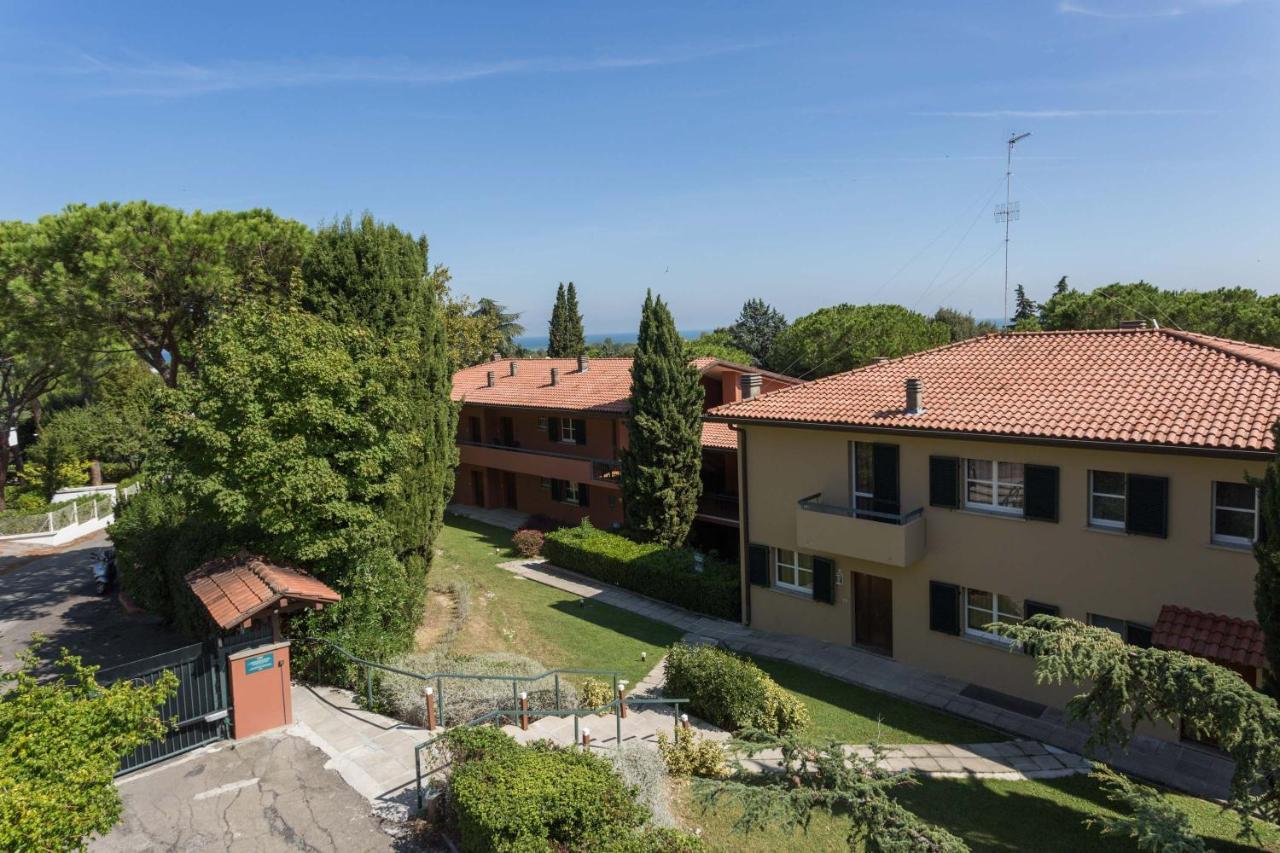 Residenze Al Colle Dei Pini Aparthotel Riccione Exterior foto